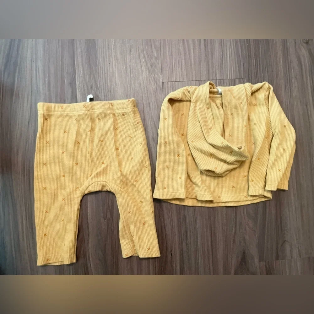 Modern Moments by Gerber Baby Casual Hoodie and Pant Outfit Set size 3-6M